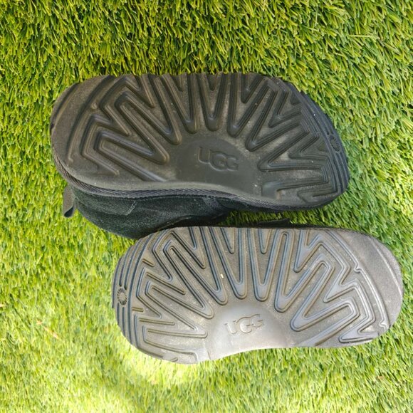 NEW UGG Neumel Graphic Black Genuine Shearling Boots Sheepskin - Picture 6 of 7